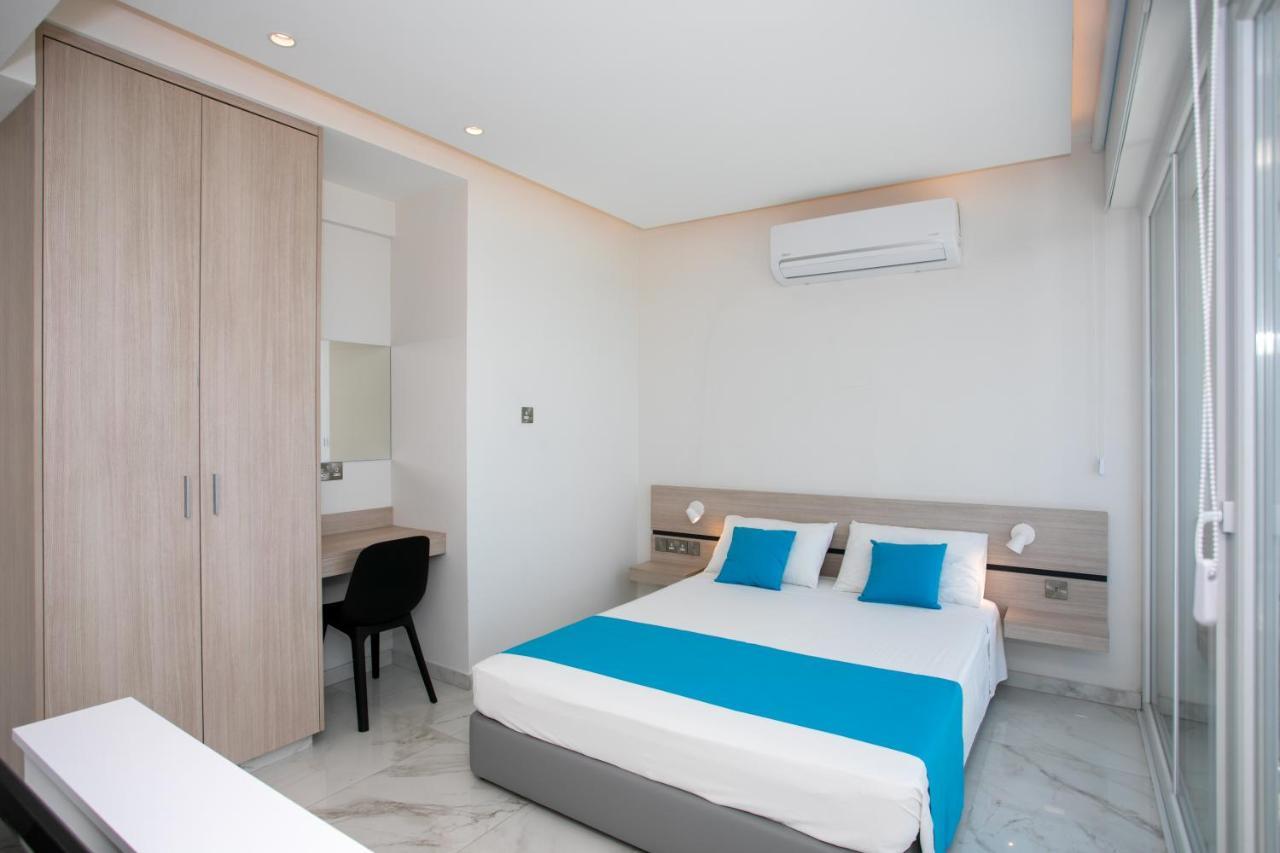 Les Palmiers Sunorama Beach Apartments Larnaca Bagian luar foto