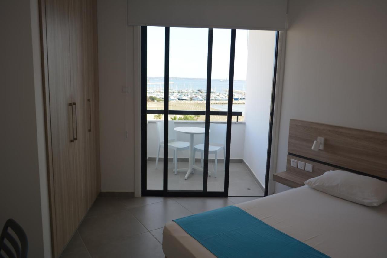 Les Palmiers Sunorama Beach Apartments Larnaca Bagian luar foto