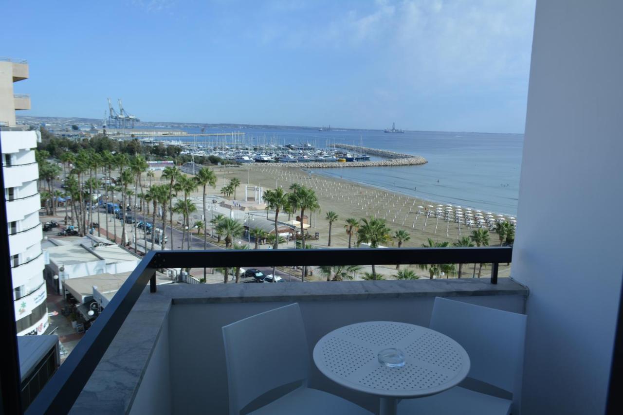 Les Palmiers Sunorama Beach Apartments Larnaca Bagian luar foto