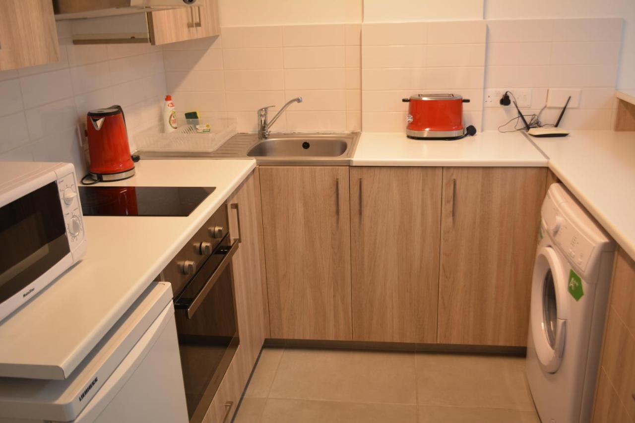 Les Palmiers Sunorama Beach Apartments Larnaca Bagian luar foto