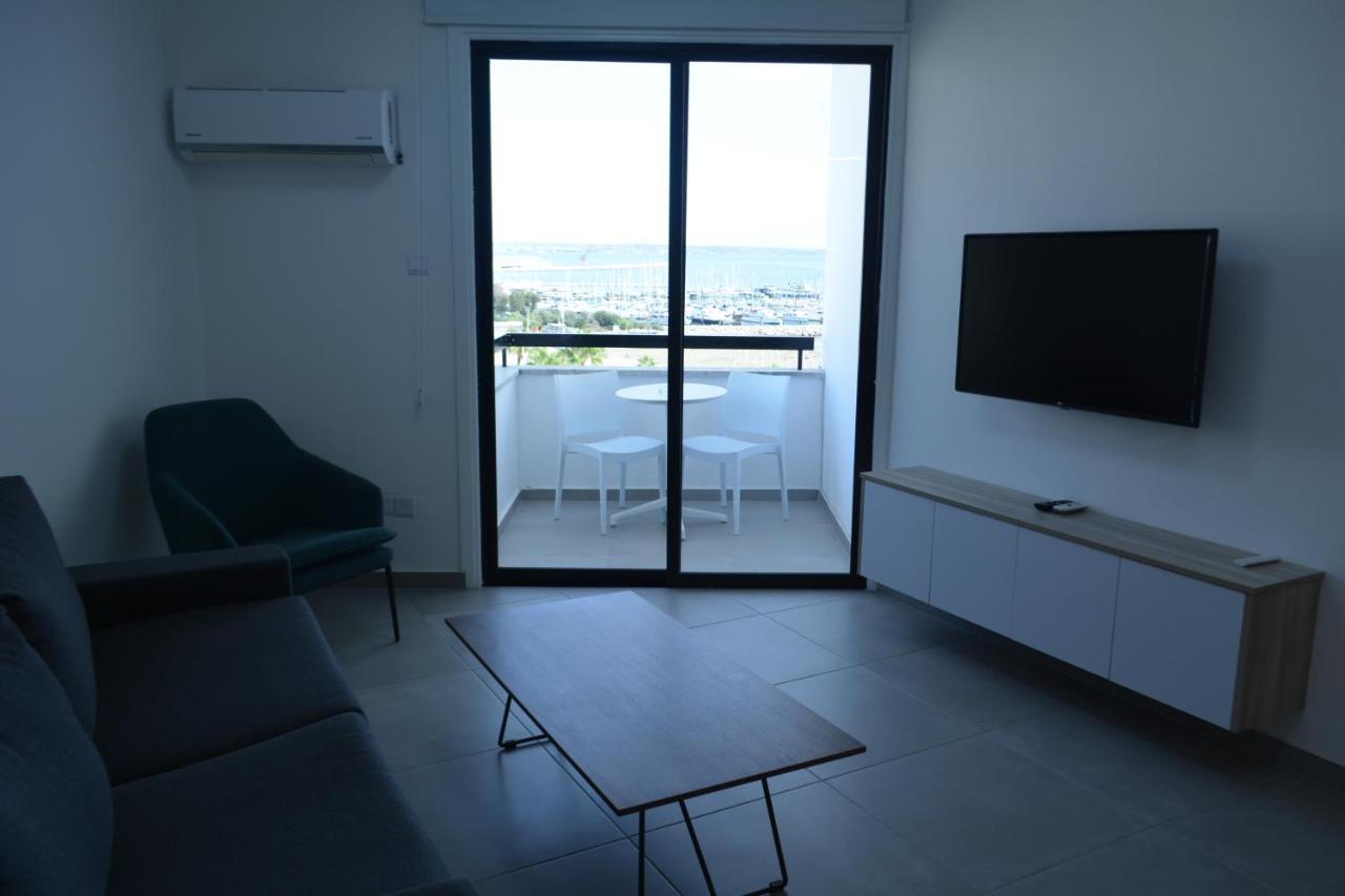 Les Palmiers Sunorama Beach Apartments Larnaca Bagian luar foto
